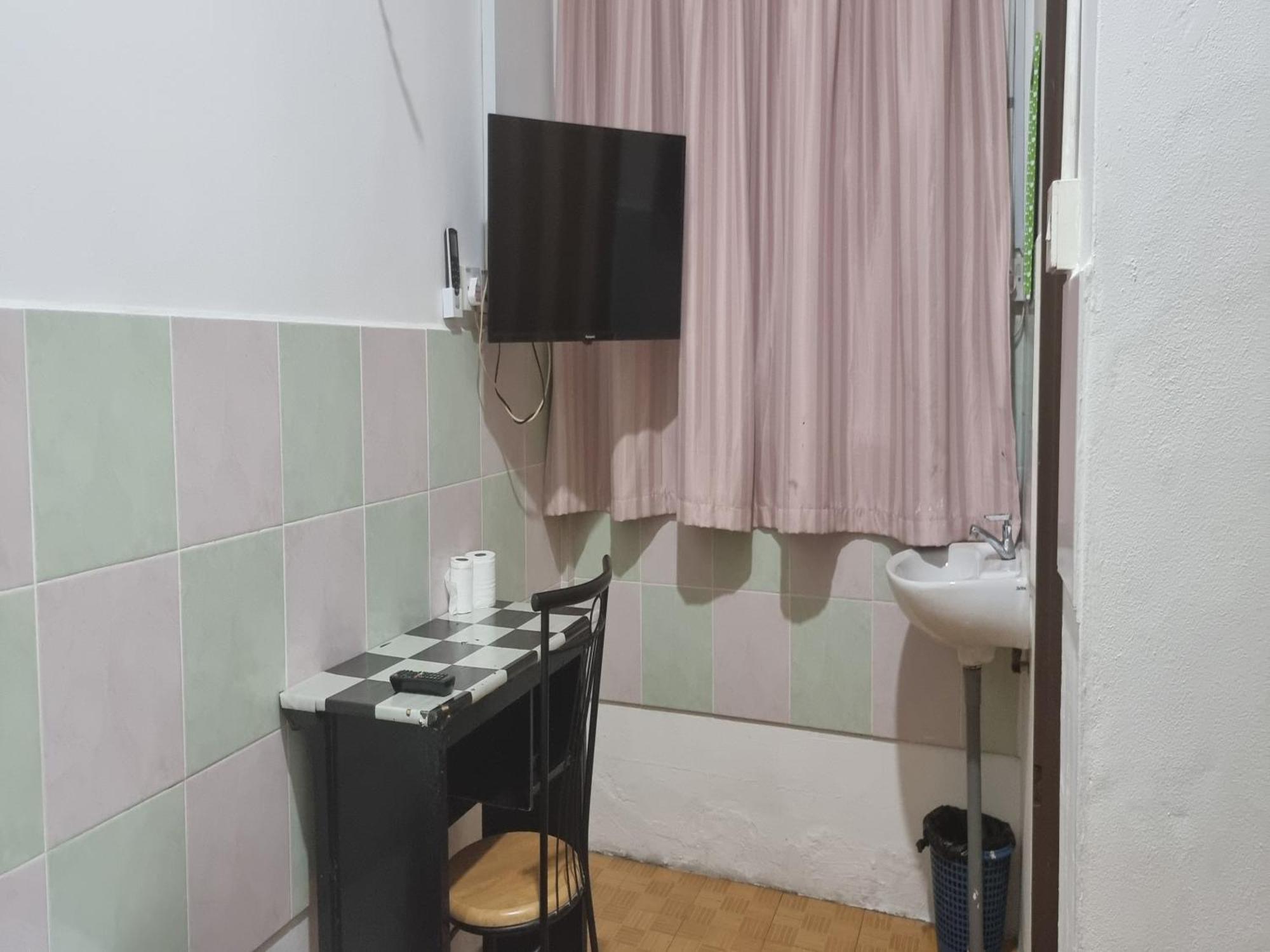 Oyo 90972 Jj Homestay 미리 외부 사진