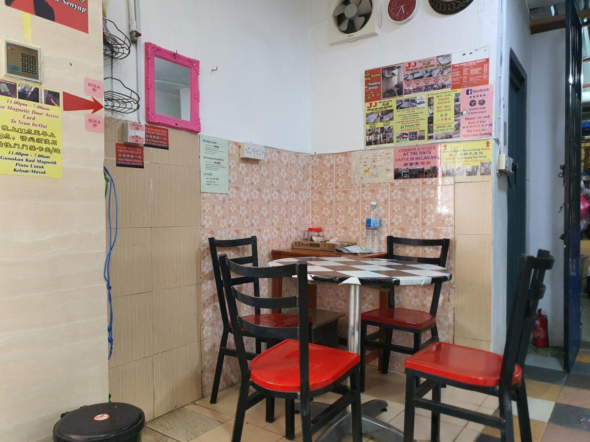 Oyo 90972 Jj Homestay 미리 외부 사진
