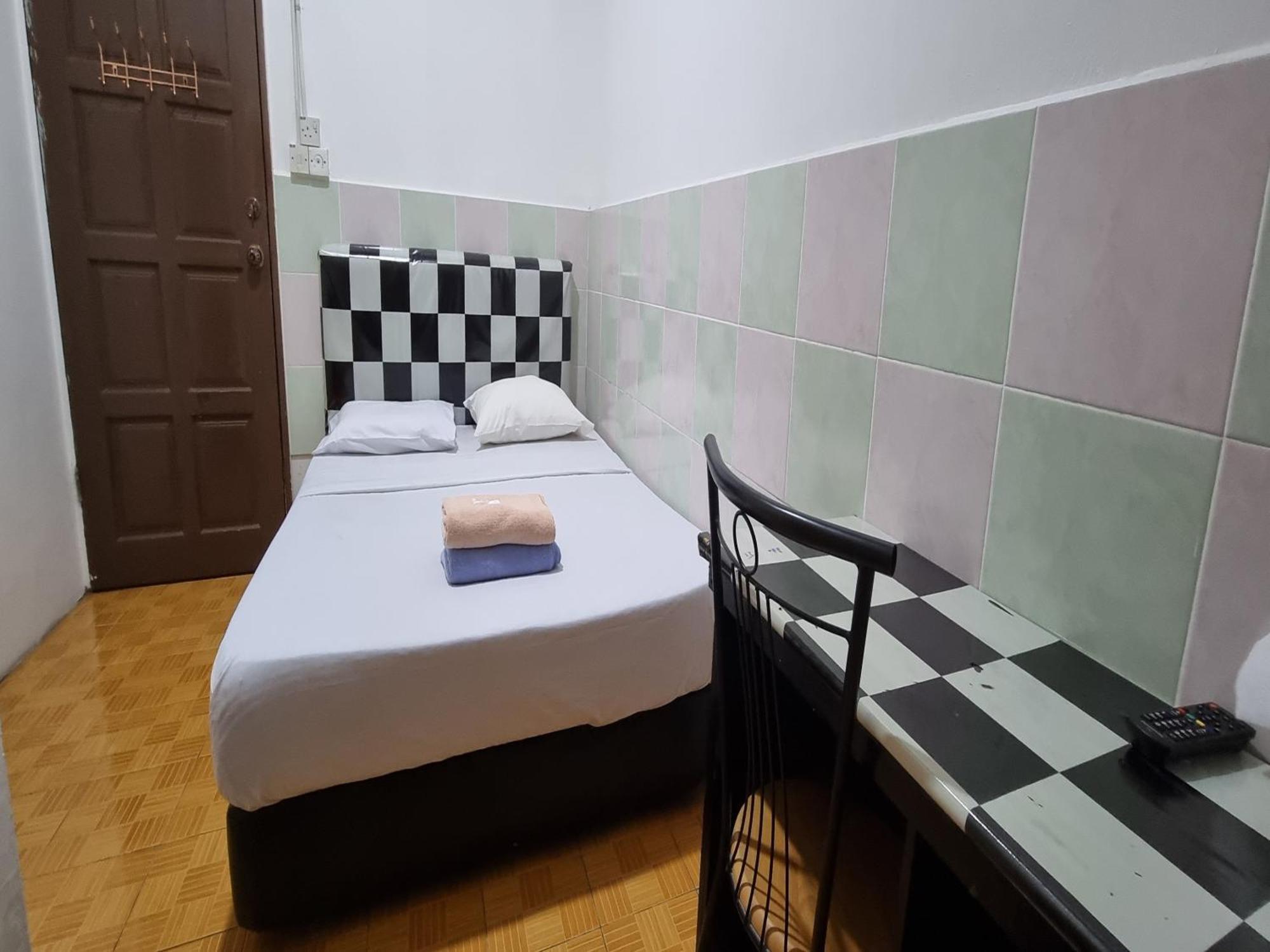 Oyo 90972 Jj Homestay 미리 외부 사진