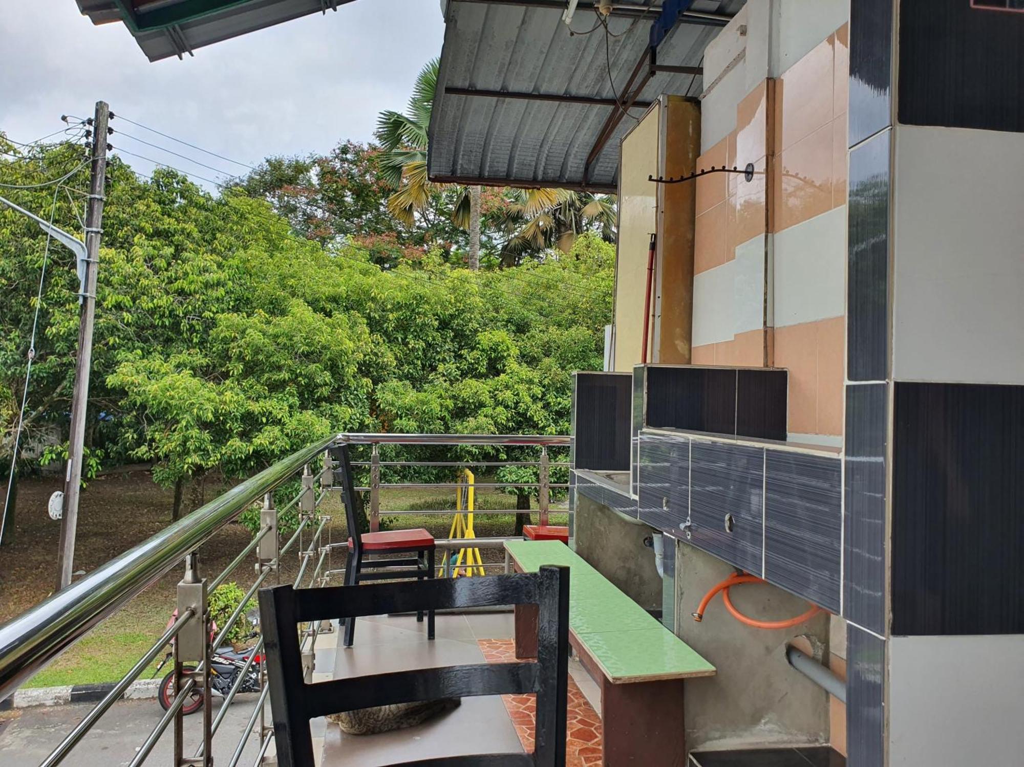 Oyo 90972 Jj Homestay 미리 외부 사진