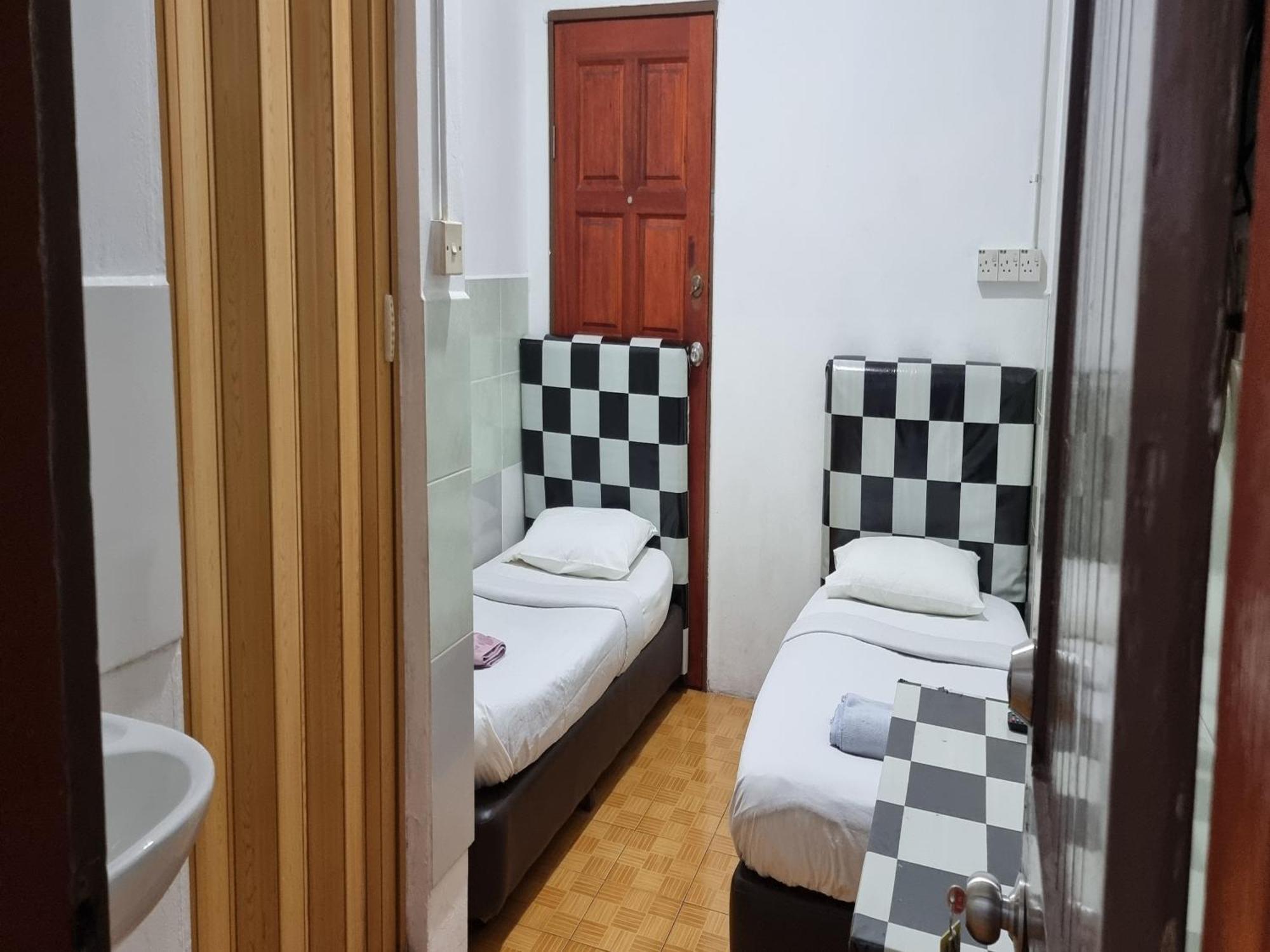 Oyo 90972 Jj Homestay 미리 외부 사진