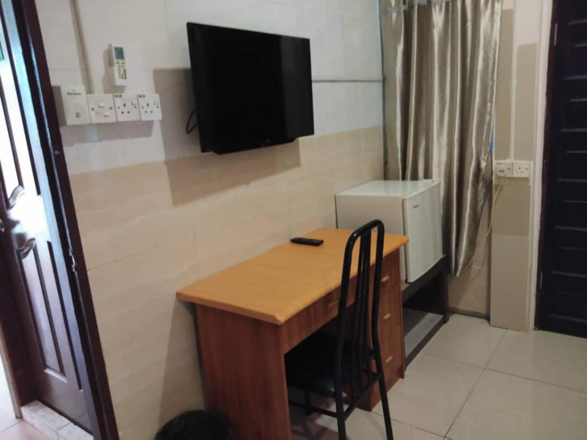 Oyo 90972 Jj Homestay 미리 외부 사진